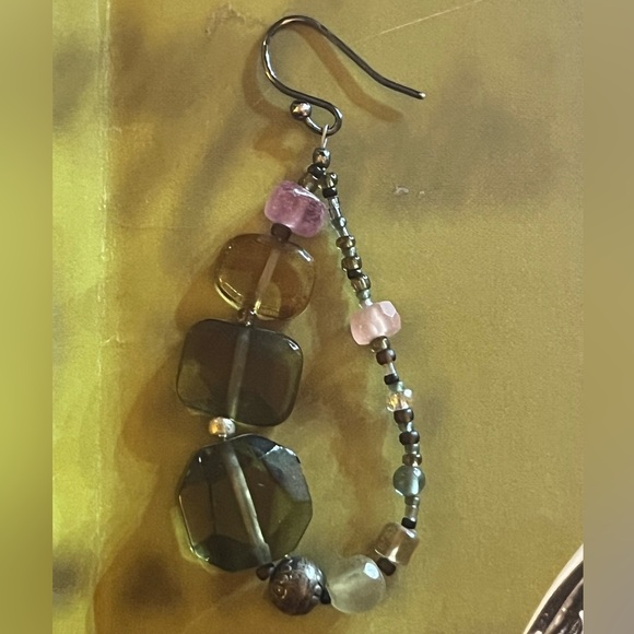 Silpada SINGLE EARRING ONLY 
Sterling Silver with Mixed Stones on French Wires. - Picture 2 of 7